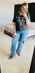 Load image into Gallery viewer, Steer Skull Puff Ink Graphic Top
