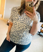 Load image into Gallery viewer, Leopard Tulip Sleeve Top
