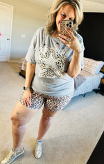 Load image into Gallery viewer, Leopard Stars Distressed Graphic Tee
