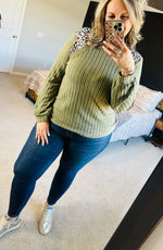 Load image into Gallery viewer, Green Leopard Crochet Top
