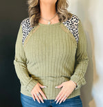 Load image into Gallery viewer, Green Leopard Crochet Top
